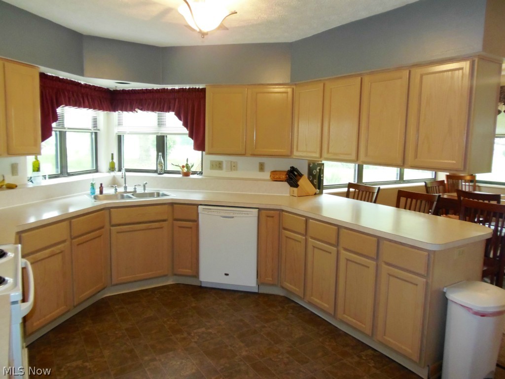 Forest Cove East Condo - Residential