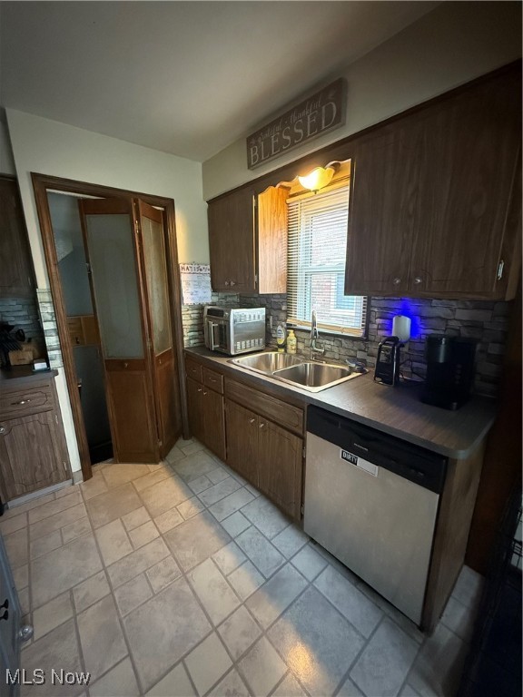 7511 Jameson Road, Parma, Ohio image 9