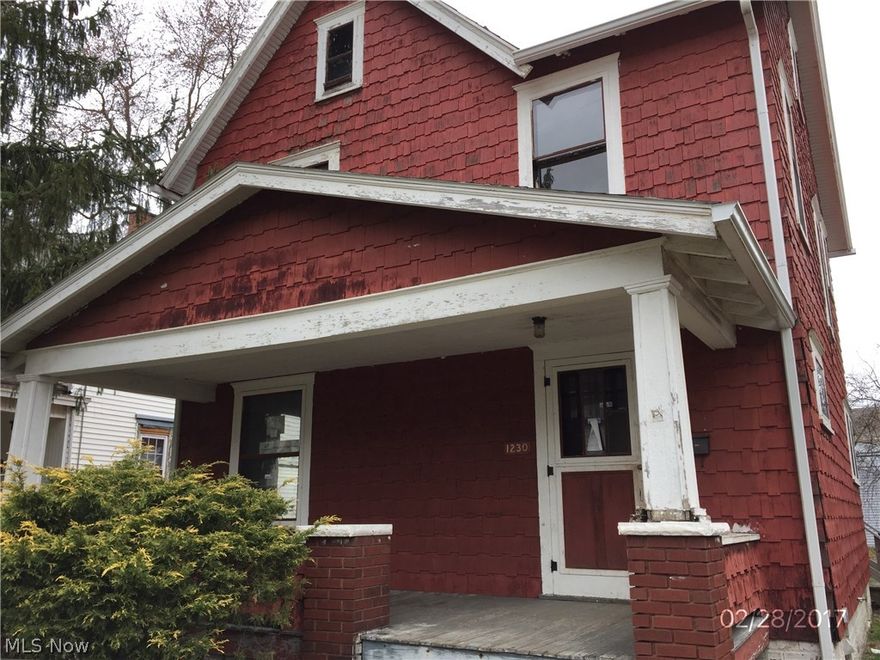 Awesome potential in this 3 bedroom 1.5 bath home! Spacious living room and dining room. Covered porches on the front large enough for sitting. This property is eligible under Freddie Mac Firstlook Initiative through 3/30/2017.