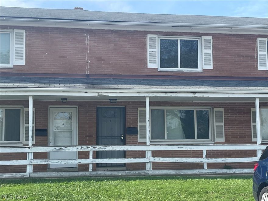 Vacant unit. Needs TLC. Sold as-is. Buyer to assume POS violations.