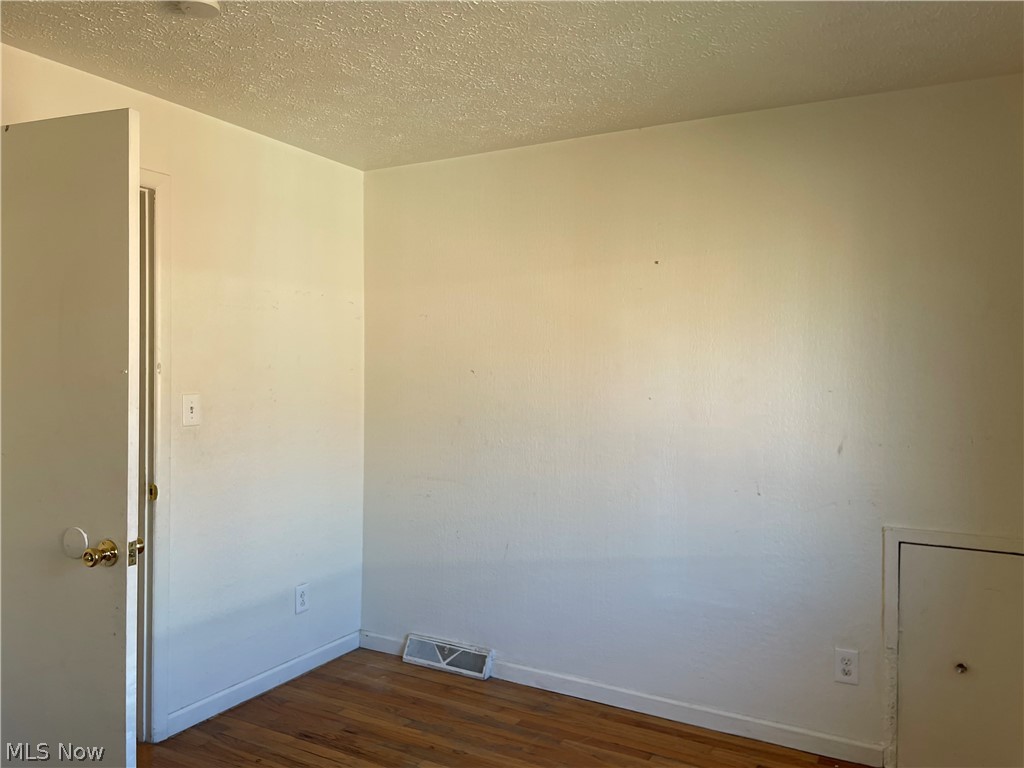 Banbury Village Condo - Residential