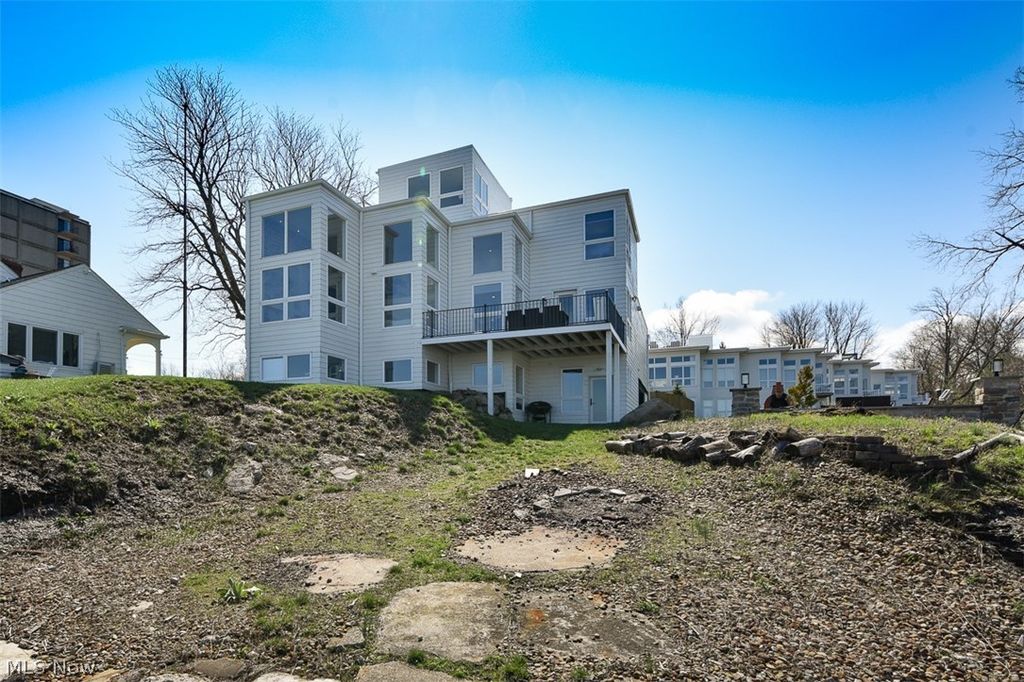 Photo of 280 Buckeye Drive #7, Sheffield Lake, OH 44054 (MLS # 5199311)