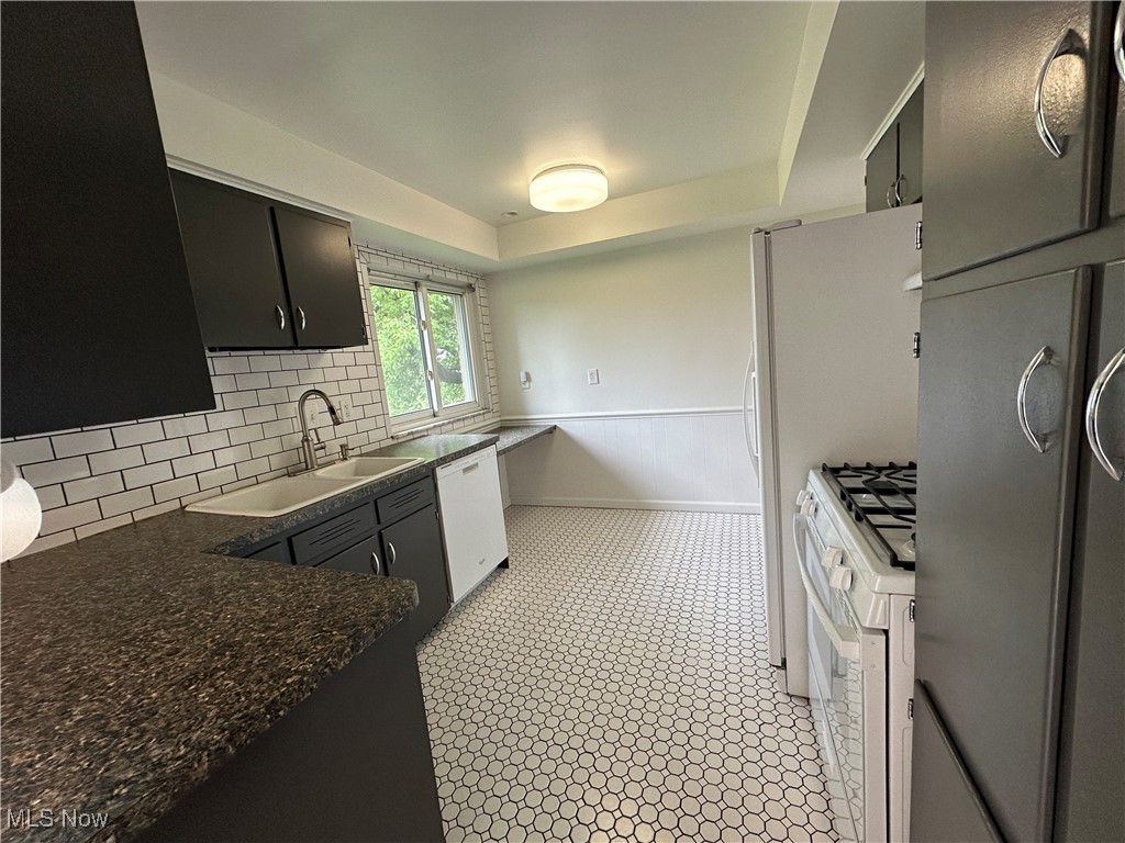 5192 Center Road