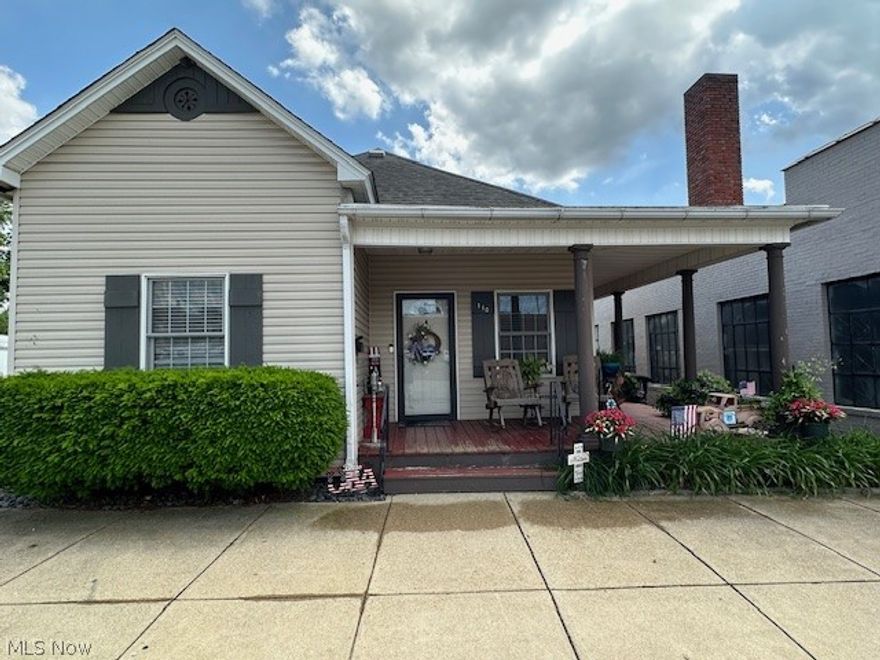Located in Downtown Lancaster, walking distance to all downtown has to offer. This Charming 2 bedroom, 1 bathroom home has high ceilings throughout. A nice front and back porch for relaxing. Offering main floor laundry.
The additional lot next to the home is currently zoned commercial.

Contact me anytime for a private showing!