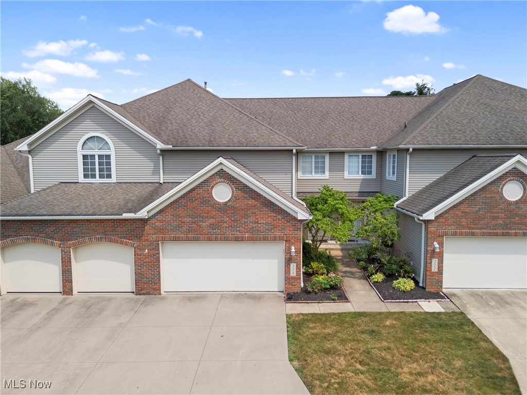 Welcome to 324 Buttermere Ln - where convenience meets comfort in the sought-after English Lakes community. This
well-appointed condo offers three spacious bedrooms, three full baths, and a half bath, with a flexible bonus space that
could easily become a fourth bedroom, office, or the hobby room you swore you'd start using in January.
Since 2017, the current owners have lovingly maintained this thoughtfully laid-out home. The main living area flows
effortlessly, perfect for both entertaining and pretending you're organized. Enjoy a generously sized kitchen, ample
storage, and natural light that knows all the right angles.
The community itself boasts a refreshing pool, ideal for Ohio summers, and unbeatable highway access that puts you
within reach of wherever life takes you without having to memorize detour routes.
Whether you're upsizing, downsizing, or rightsizing, this home checks the boxes. Come see why life at English Lakes is
a little easier and a lot more comfortable at 324 Buttermere Lane.