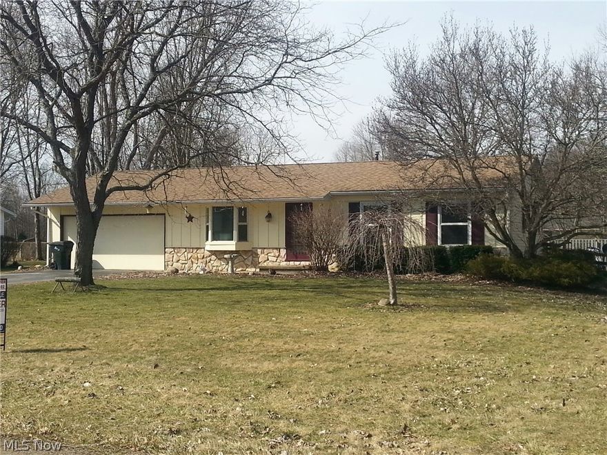 Very nice 3 bedroom ranch in Marlington with fenced yard.  Newer roof & central air.  Lots of updates, tile floors in kitchen & dinette.  Appliances to stay. Home Warranty Included.