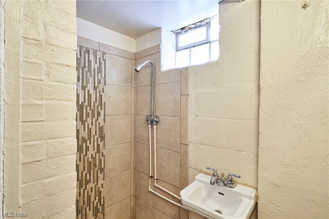 W S & C A Welants Ctr Hwy - Residential