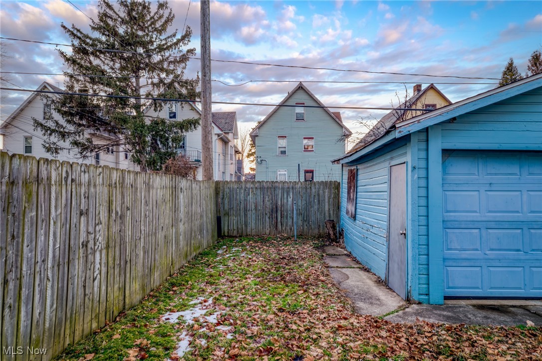 Cleveland, Ohio 44102, United States, 5 Bedrooms Bedrooms, ,2 BathroomsBathrooms,Residential,Pending,82885