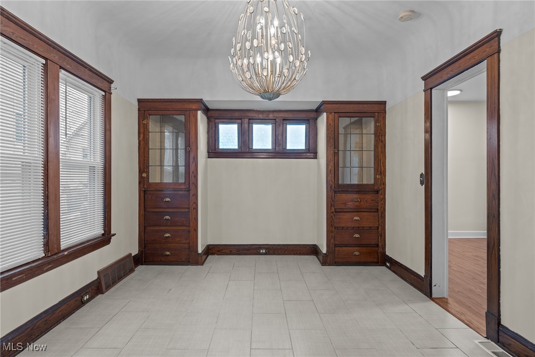 Cleveland, Ohio 44102, United States, 5 Bedrooms Bedrooms, ,2 BathroomsBathrooms,Residential,Pending,82885