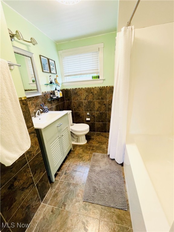 1630 Olivewood Avenue, Lakewood, Ohio image 14