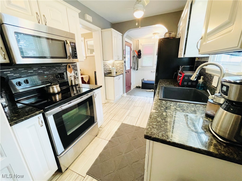 1630 Olivewood Avenue, Lakewood, Ohio image 11