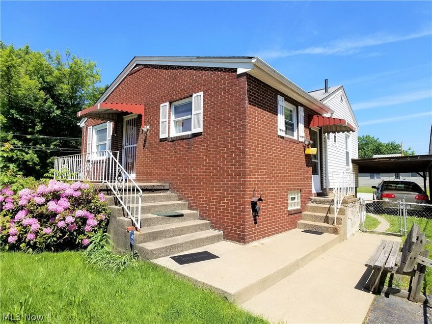 ** ABSOLUTE AUCTION ** THURS, JUNE 28th @ 6PM ** Brick & vinyl sided ranch home - vinyl replacement windows - back porch - carpeted living room w/guest closet  - kitchen w/natural wood cupboards, ceiling fan, Magic Chef refrigerator, Tappan gas range, Maytag built-in dishwasher & built-in china cabinet - 2 bedrooms & full bath. Water proofed basement w/rec room w/wet bar, gas range & refrigerator, glass block windows, forced air gas furnace, central air,  updated electric, shower & commode, city water and sewer, carport. Current taxes $259 per 1/2 yr. Home would make a good investment property. Sells to high bidder at Absolute Auction. Better check this one out. Home open one hour prior to auction.

Real Estate Terms: 25% down auction day, balance due at closing. A 10% buyers premium will be added to the highest bid to establish the purchase price. Any desired inspections must be made prior to bidding. All information contained herein was derived from sources believed to be correct.