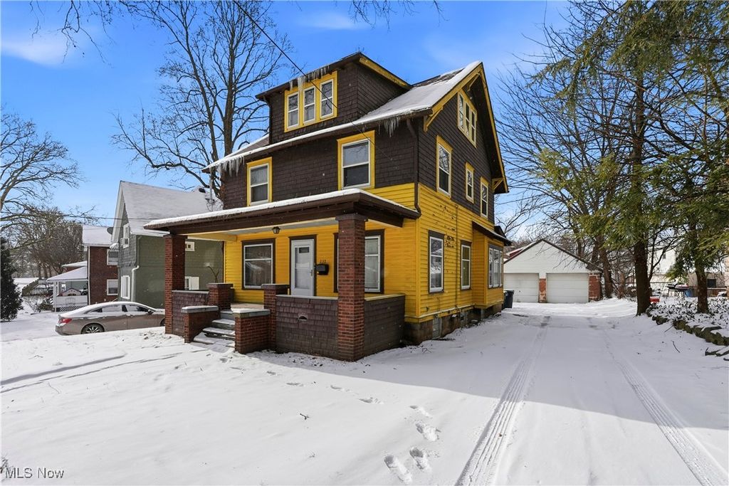 Photo of 232 Pioneer Street, Akron, OH 44305 (MLS # 5182778)
