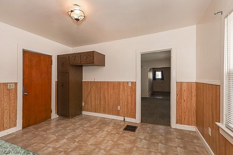 Duplex in Cleveland OH 3035 104th Street 12.jpg