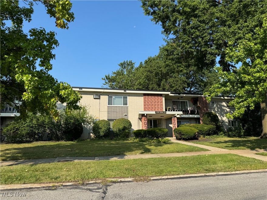 1ST FLOOR LIVING AT ITS FINIST in a great location, with award winning schools and new $34 million aquatic center! Enjoy no steps in a clean home in a friendly neighborhood. Very close to freeways. New Kitchen and updated bathroom. Short walk to shopping and restaurants. Appliances remain!  Laundry room and locker room are located very close to this unit. POOL IS ON THE GROUNDS AND AVAILABLE TO HOMEOWNERS ONLY! Low homeowners' association fees @ $213 month. Taxes are only $80 a month!