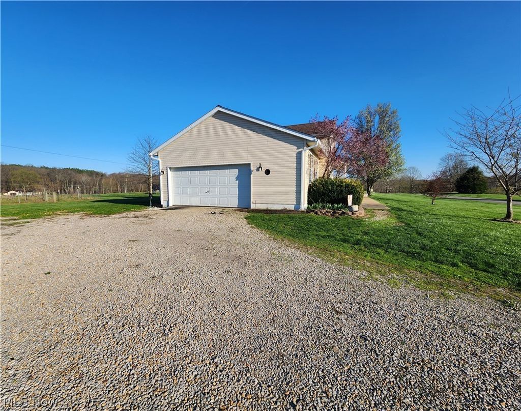 Photo of 8550 Goldenrod Drive, Zanesville, OH 43821 (MLS # 5200207)