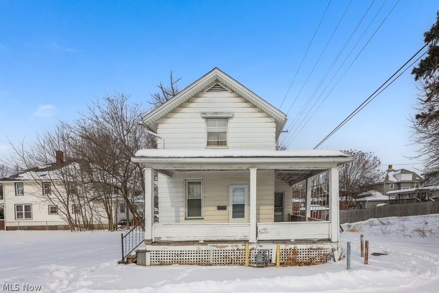 Cute starter rental with tons of potential!
This charming home sits on a double lot in the heart of the city, just minutes from schools, shopping, and the University of Mount Union. With approximately 1,400 square feet, it offers plenty of space and a great layout for anyone looking for an affordable place that just needs a little love and sprucing up to shine.
Call for details.