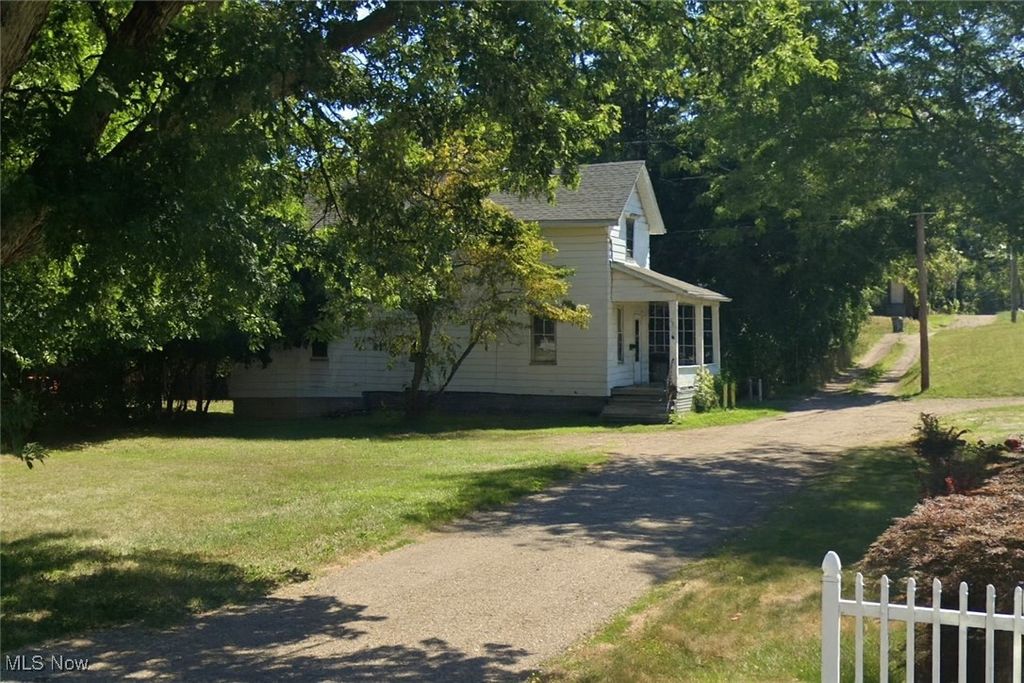 Photo of 726 S Arch Avenue, Alliance, OH 44601 (MLS # 5184818)