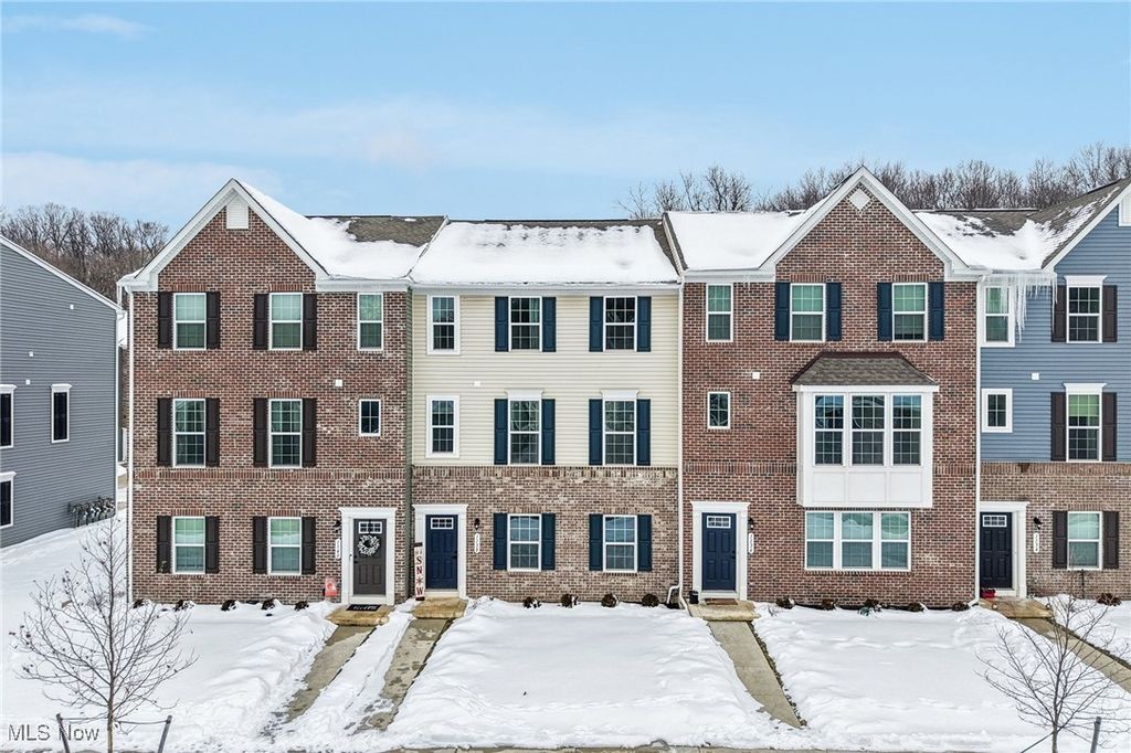 Photo of 1138 Bean Lane, Akron, OH 44313 (MLS # 5184420)