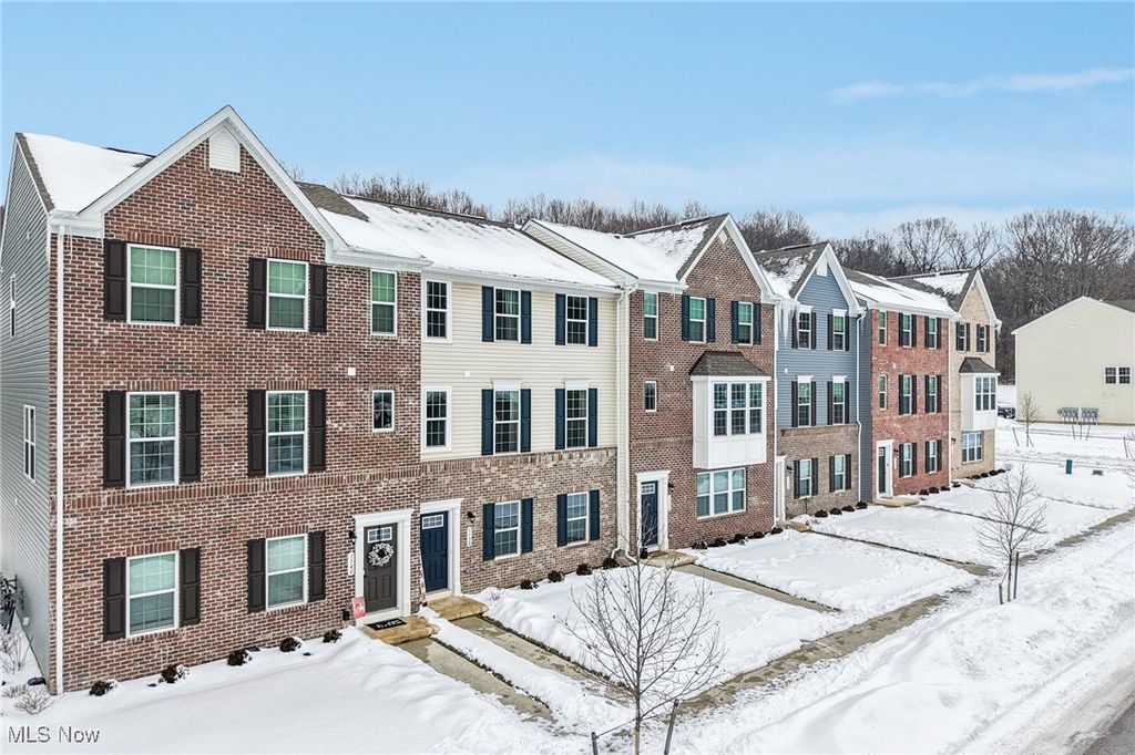 Photo of 1138 Bean Lane, Akron, OH 44313 (MLS # 5184420)