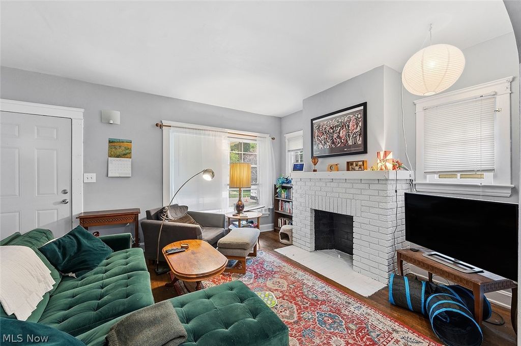 Photo of 2313 Grandview Avenue, Cleveland Heights, OH 44106 (MLS # 5219357)