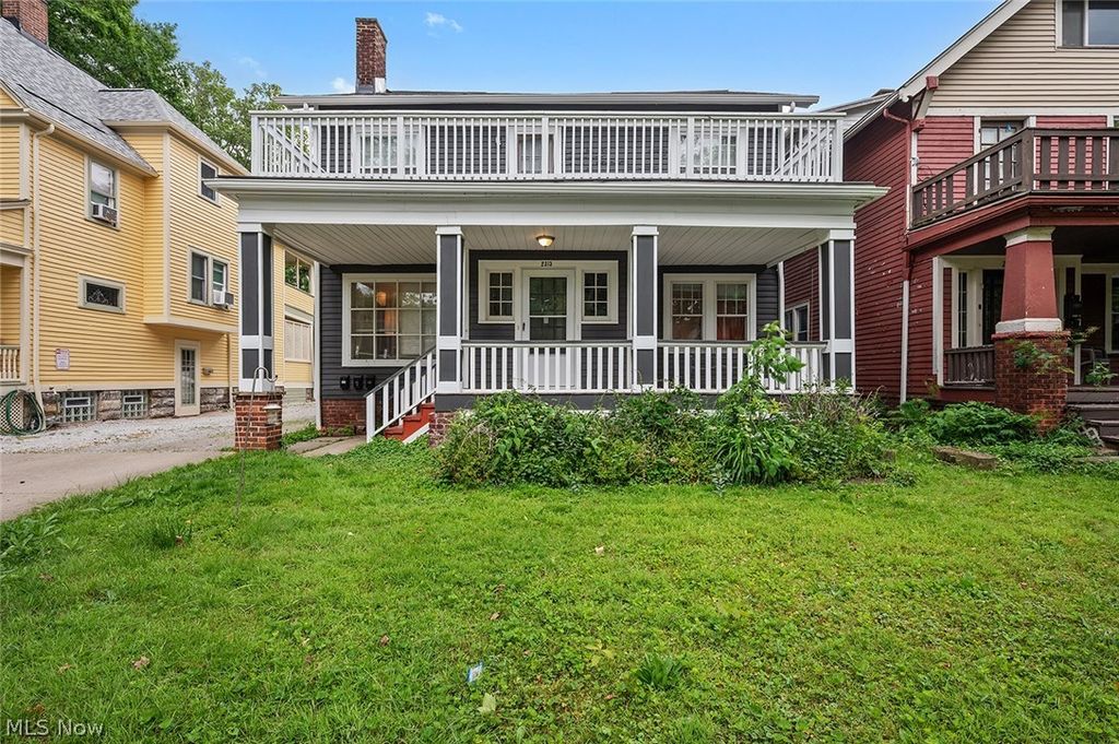 Photo of 2313 Grandview Avenue, Cleveland Heights, OH 44106 (MLS # 5219357)