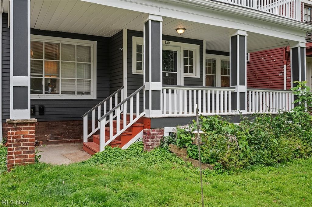 Photo of 2313 Grandview Avenue, Cleveland Heights, OH 44106 (MLS # 5219357)
