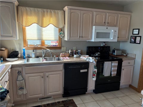 Tiny photo for 3900 Mercedes Place #21, Canfield, OH 44406 (MLS # 5255159)