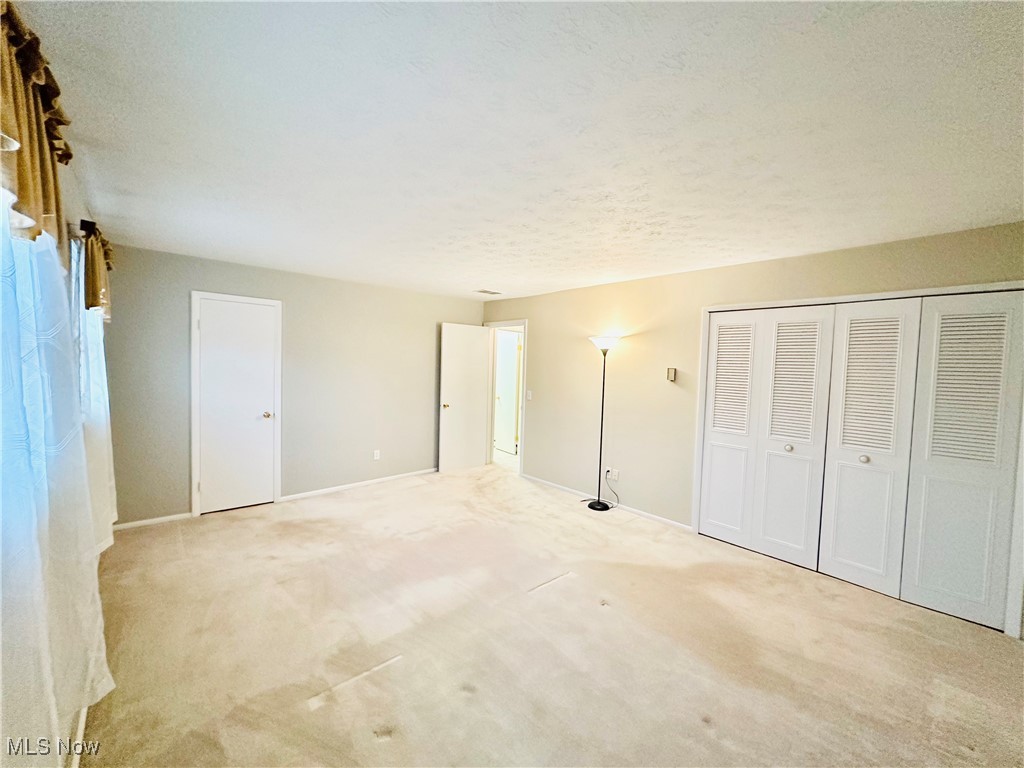 Deepwood Condo - Residential