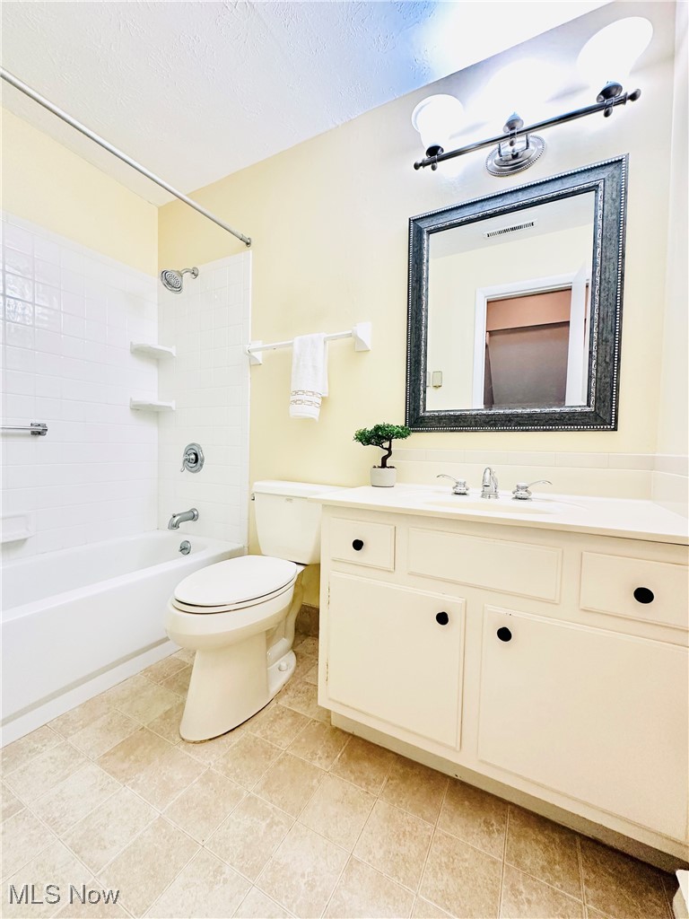 Deepwood Condo - Residential