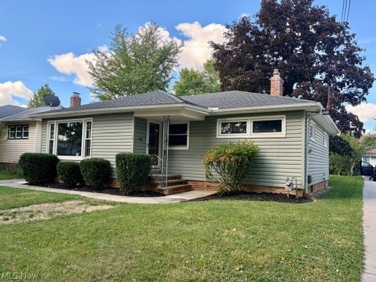 6574 MANDALAY DR, CLEVELAND, OH 44130 - Image 1f63d2bee8f4e38ba991d31d08a34afd/3742993808