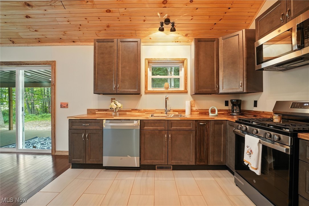 Connecticut Western Reserve - Residential