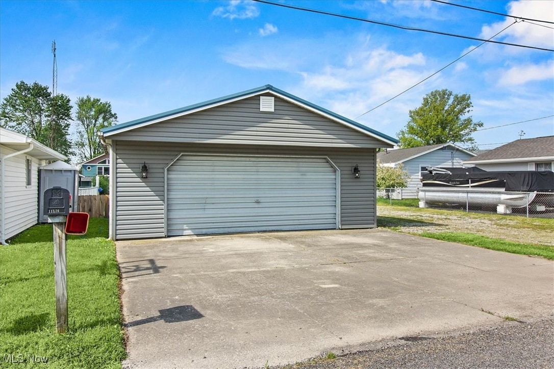 11526 Horseshoe Channel Drive, Lakeview, Ohio image 41