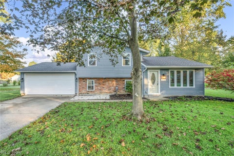 Homes For Sale - 209 Oakwood Lane<br/> Seville, OH 44273