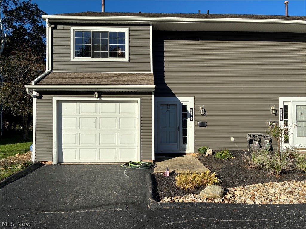 1746 Walnut Lane