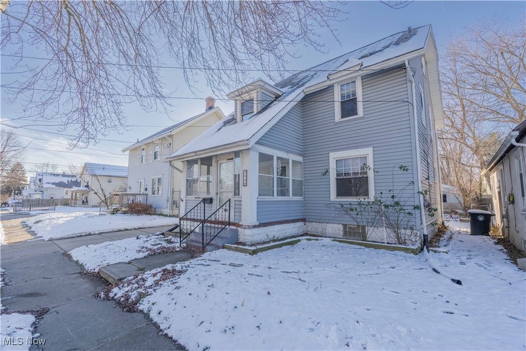 Photo of 2246 7th Street SW, Akron, OH 44314 (MLS # 5175707)