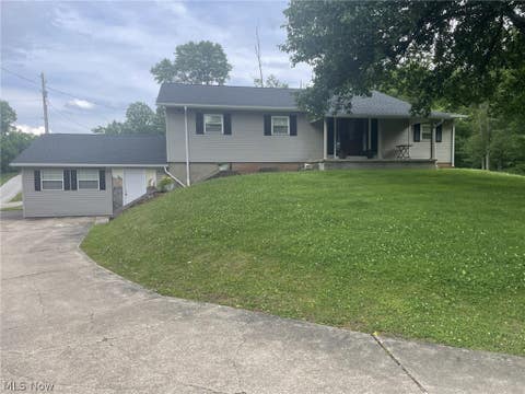 Homes For Sale - 705 Roth Road<br/> Parkersburg, WV 26104