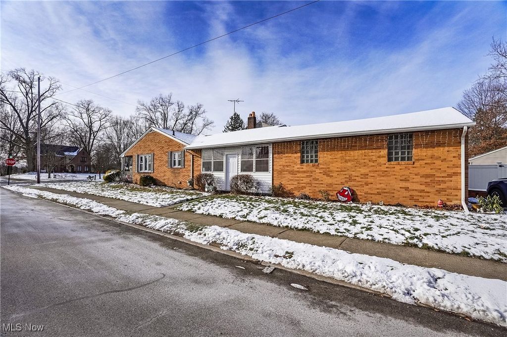 Photo of 560 E Milton Street, Alliance, OH 44601 (MLS # 5175841)