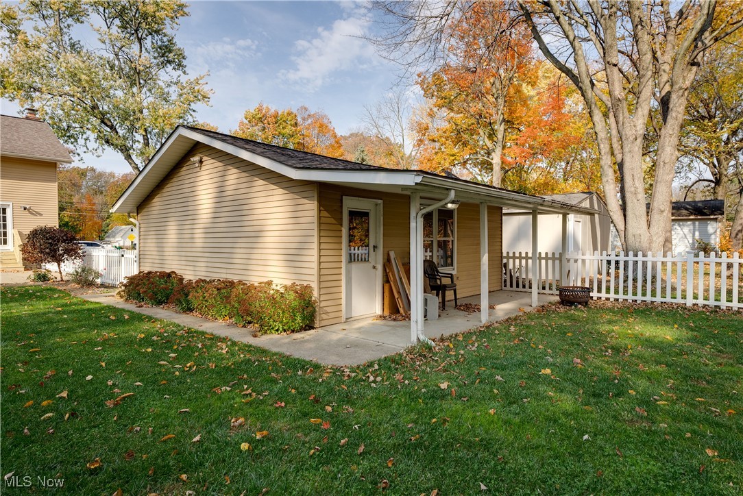 7235 Burridge Avenue, Mentor, Ohio image 26