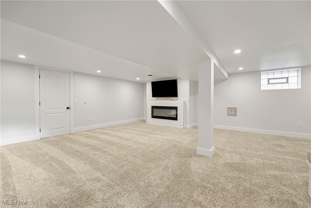 7235 Burridge Avenue, Mentor, Ohio image 18
