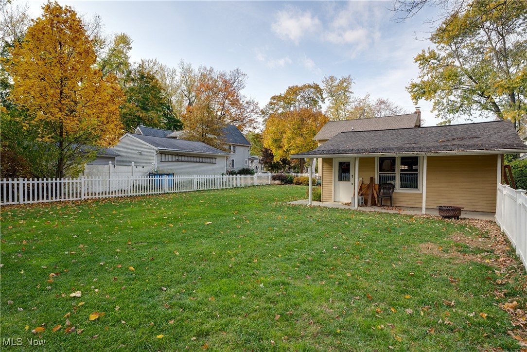 7235 Burridge Avenue, Mentor, Ohio image 27