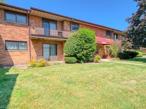 Condo For Sale - 24665 Clareshire Drive<br/> North Olmsted, OH 44070