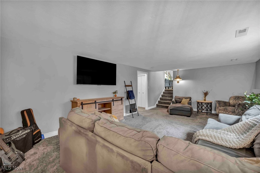 9400 Pheasant Run Place, Strongsville, Ohio image 12