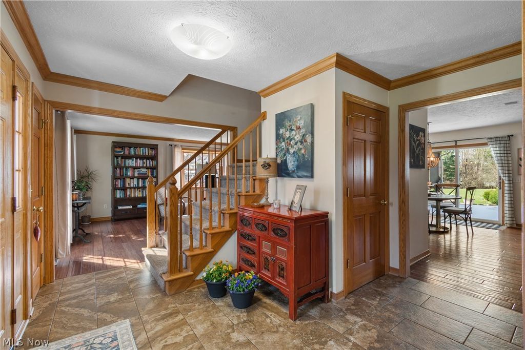 Photo of 10075 Waterford Trail, Chagrin Falls, OH 44023 (MLS # 5193515)