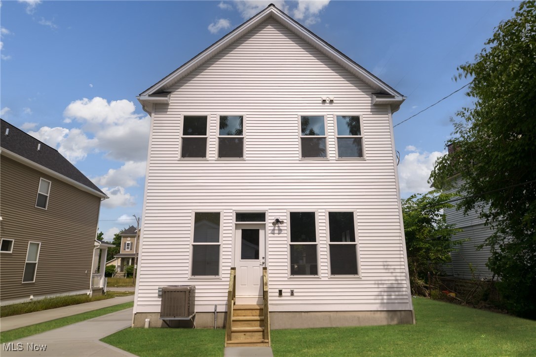 Cleveland, Ohio 44106, United States, 4 Bedrooms Bedrooms, ,4 BathroomsBathrooms,Residential,Active,96543