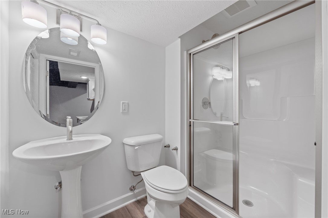 Cleveland, Ohio 44106, United States, 4 Bedrooms Bedrooms, ,4 BathroomsBathrooms,Residential,Active,96543