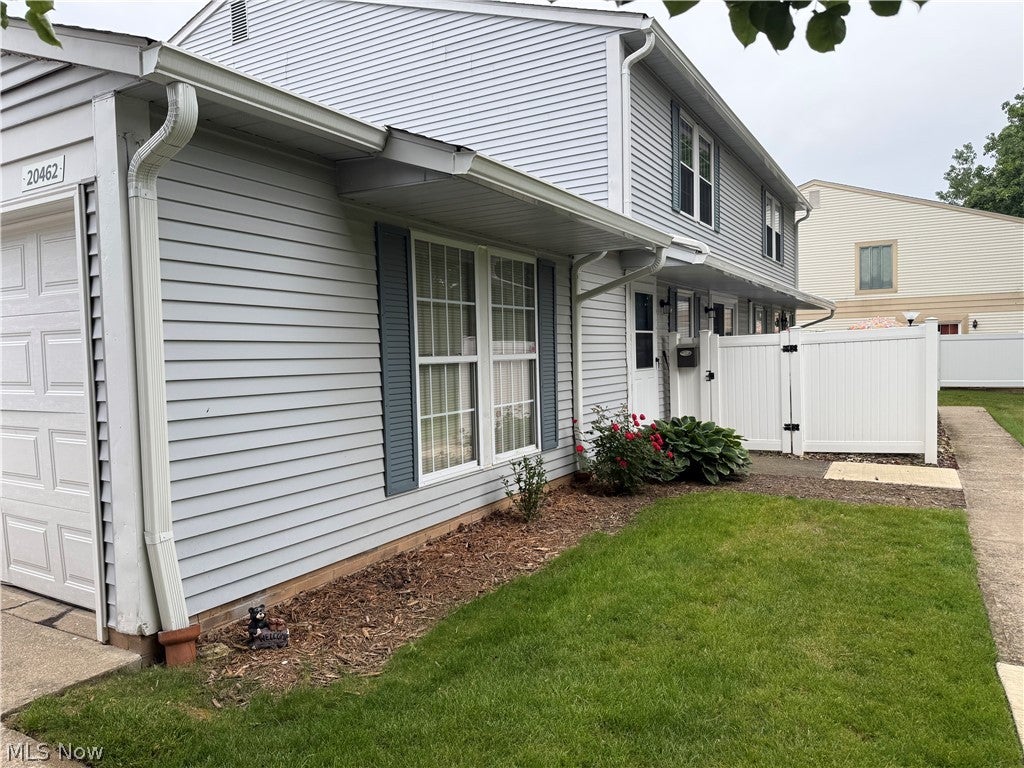 Photo of 20462 Williamsburg Court, Middleburg Heights, OH 44130 (MLS # 5216567)