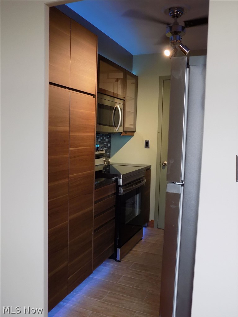 Lake House Condominium - Residential