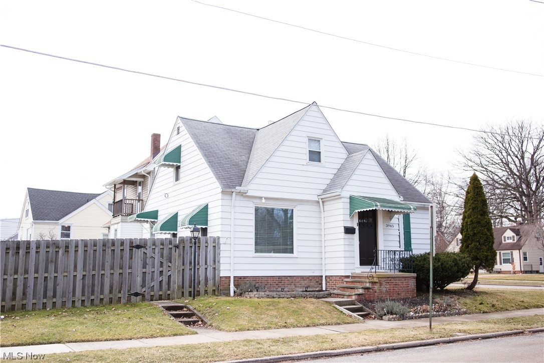 Lorain Woods - Residential