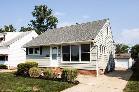 24791 Drakefield Avenue Euclid OH 44123